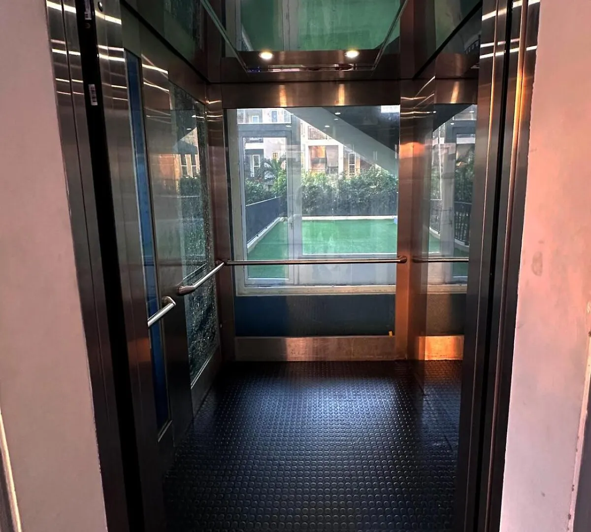 Modern And Cozy 1Br Condo In Kgn 킹스톤