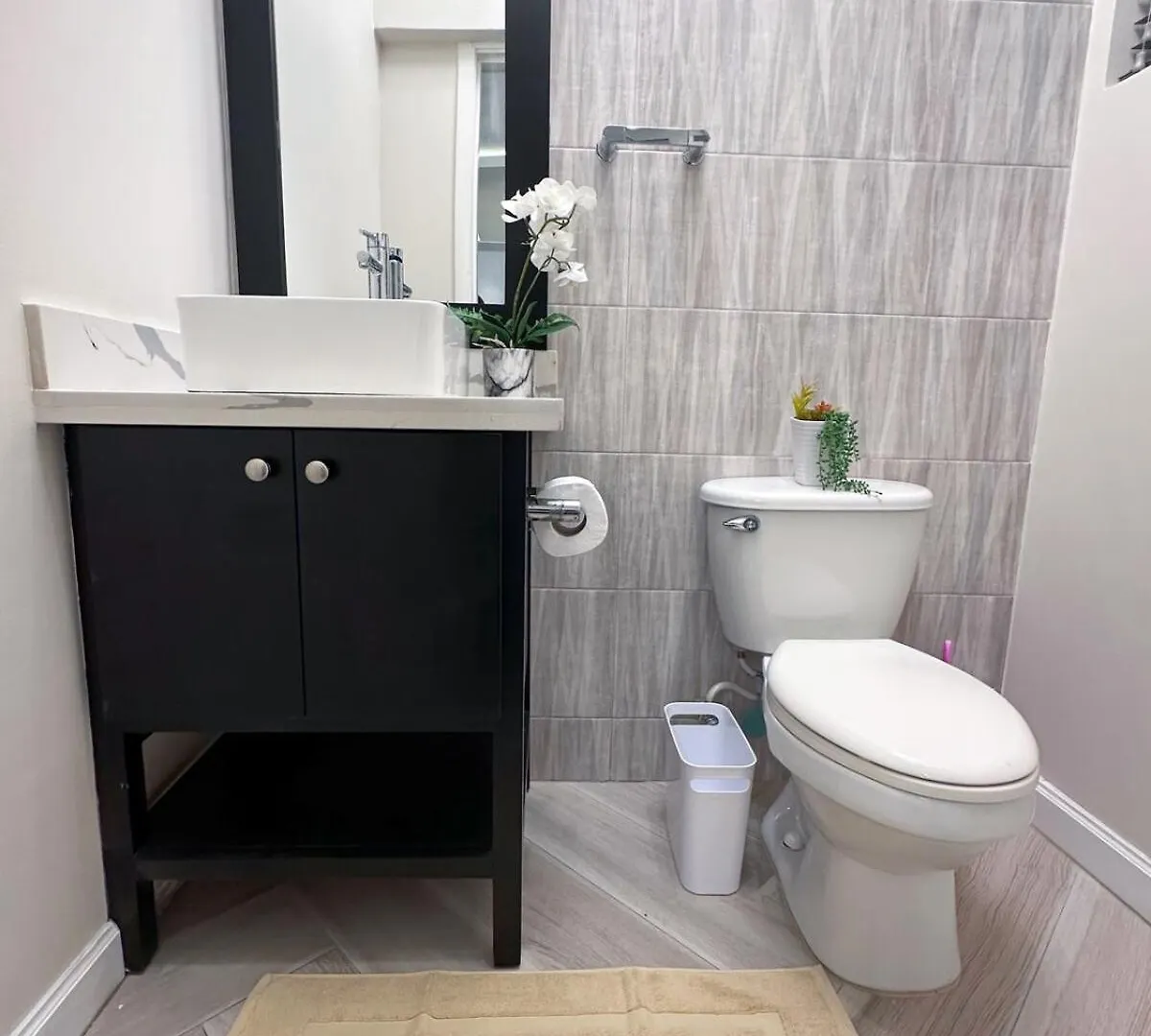 Modern And Cozy 1Br Condo In Kgn 킹스톤 0*,